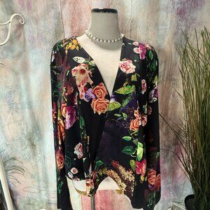 📌The Pyramid Collection Multicolored Floral Vertical Cutouts Down Back Jacket